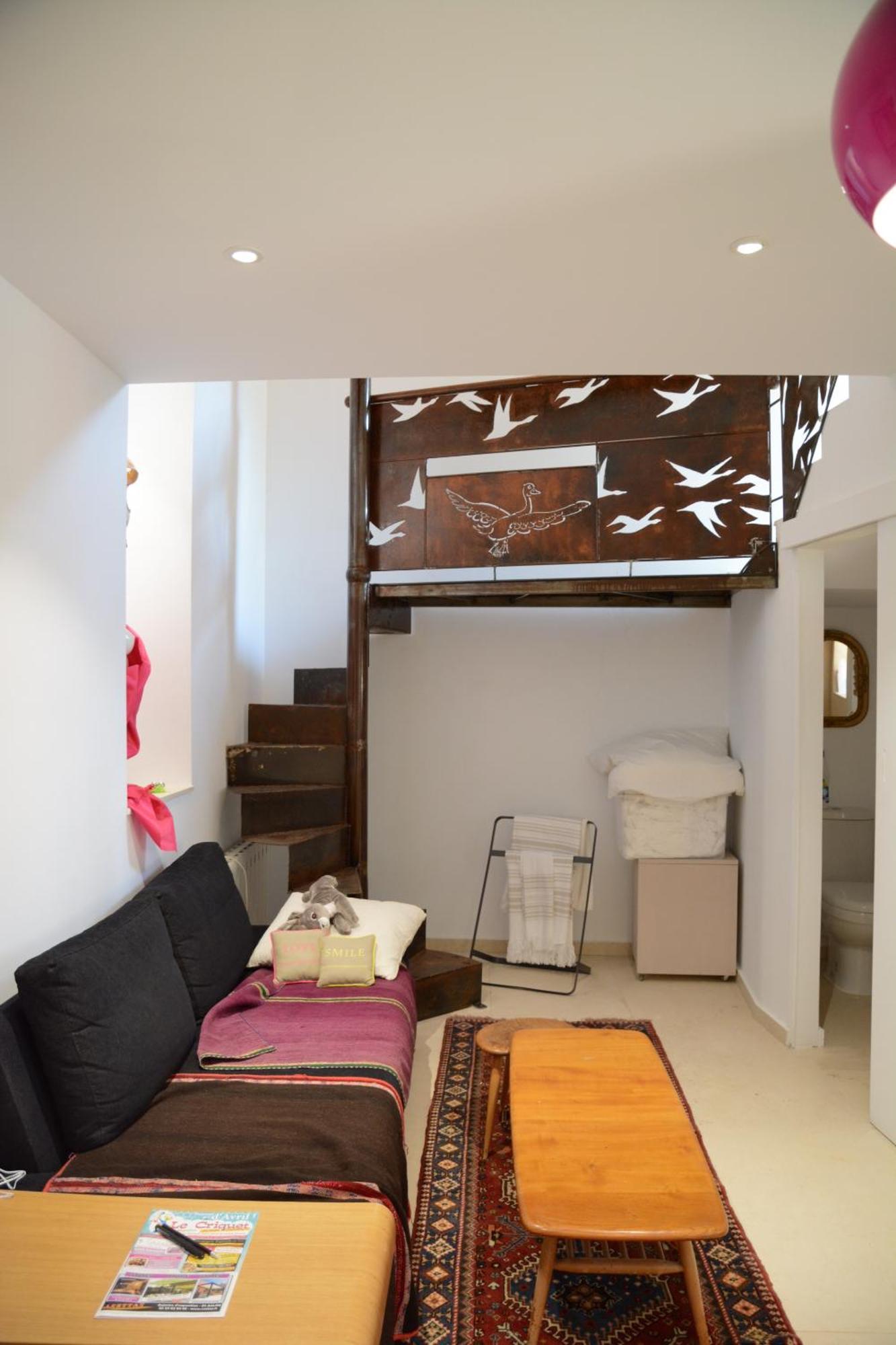 48 Urban Suites Dun-le-Palestel الغرفة الصورة