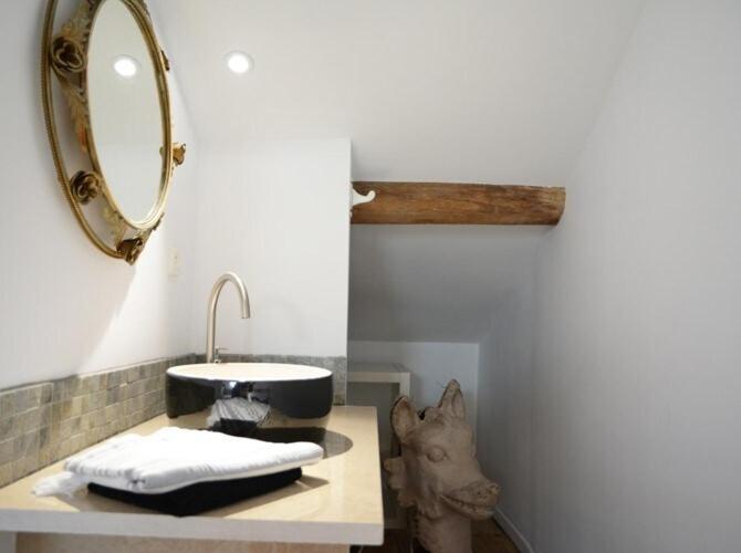 48 Urban Suites Dun-le-Palestel الغرفة الصورة