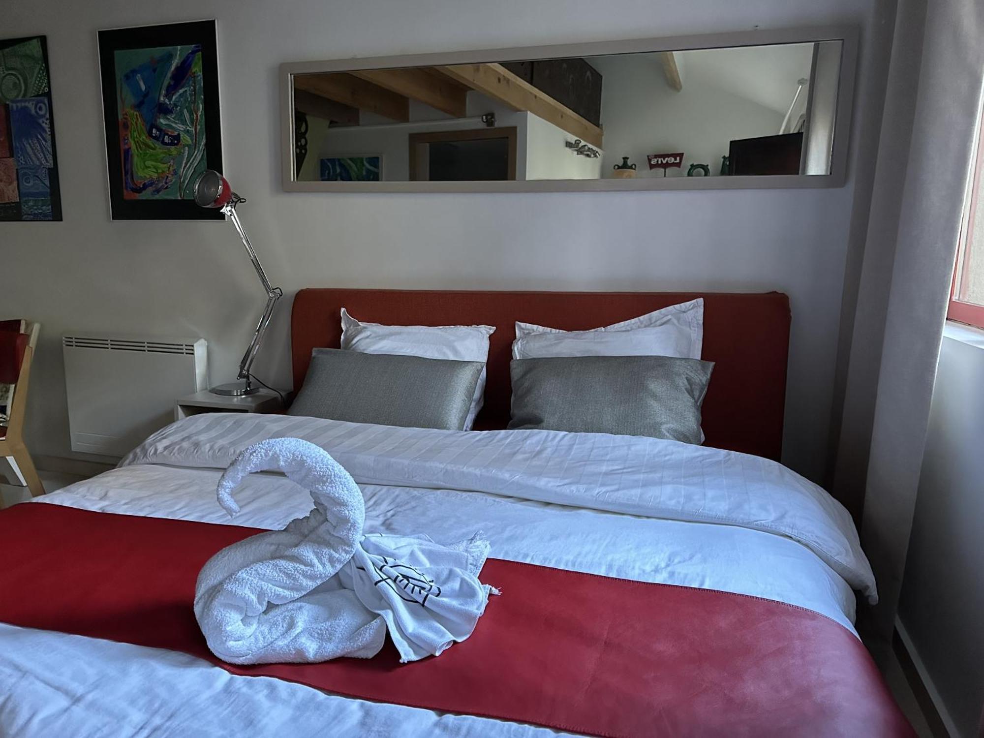 48 Urban Suites Dun-le-Palestel المظهر الخارجي الصورة