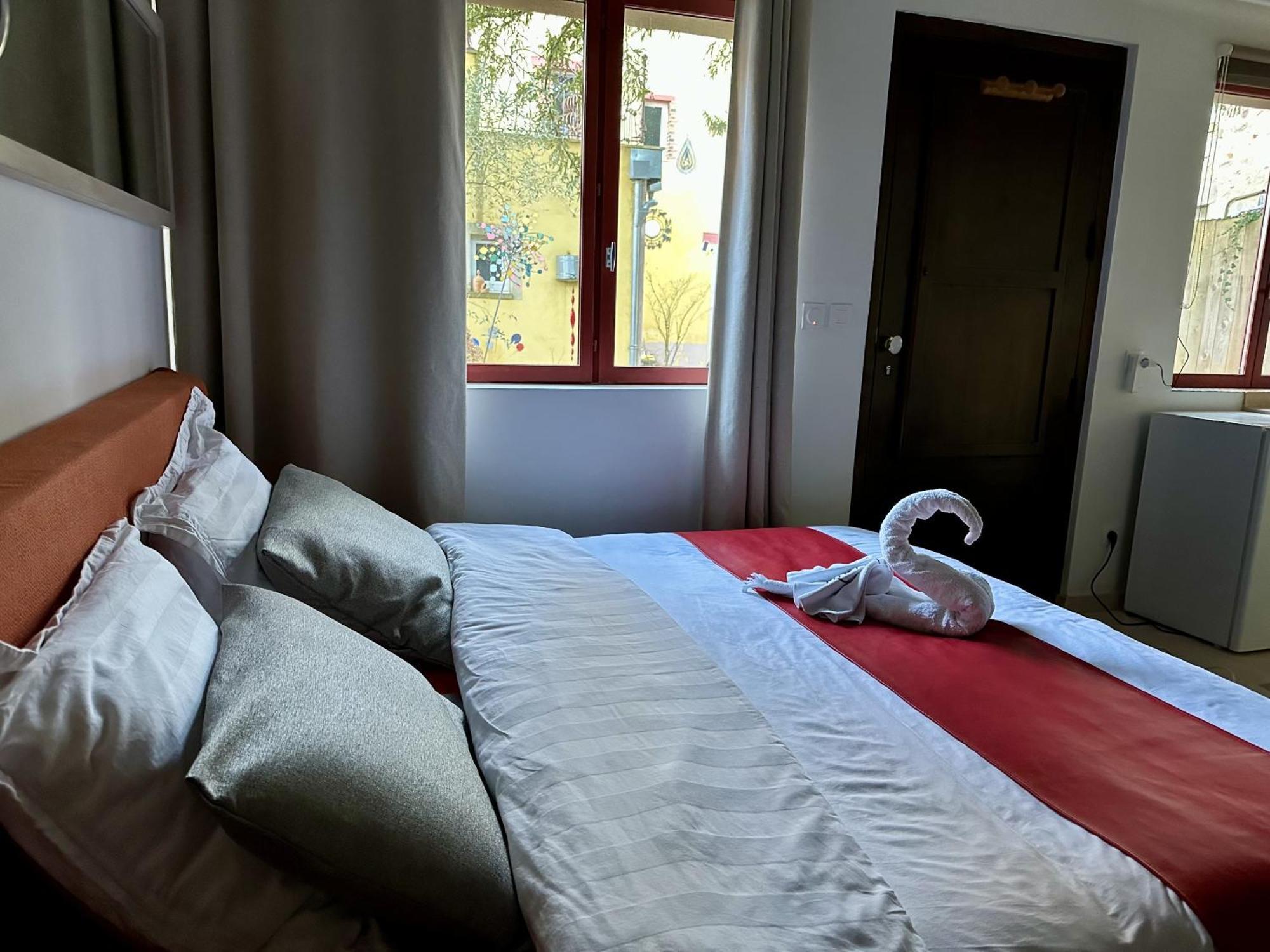 48 Urban Suites Dun-le-Palestel الغرفة الصورة